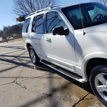 White Explorer Detail